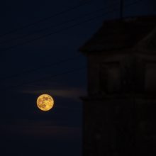 full moon chapel.